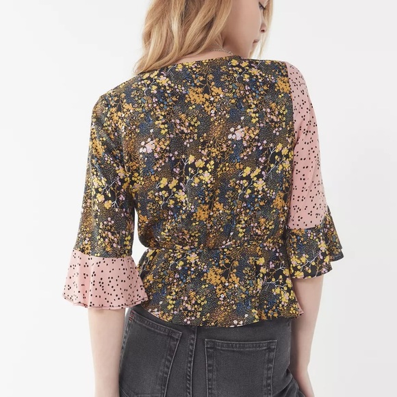 UO Floral Print Wrap Top - Picture 4 of 5